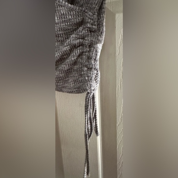 AE V-neck Tie Shirt - Picture 3 of 5